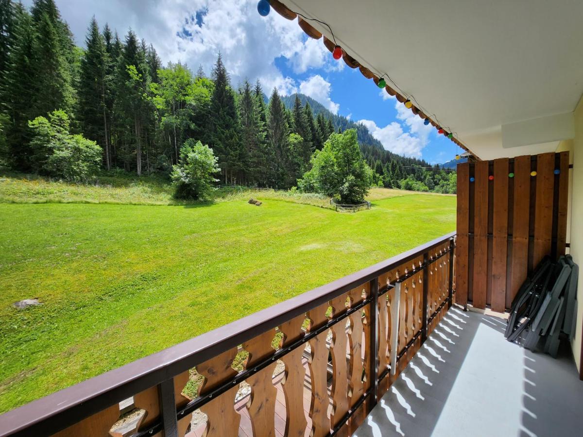 Cocon A Châtel Exterior photo